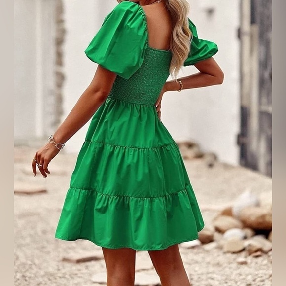 Style House Kelly Green Tiered Puff Sleeve Mini Dress sz Small - Picture 4 of 9